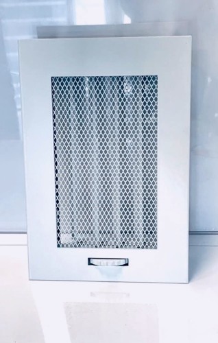 Kratka wentylacyjna biała żaluzja 10,5 x 16,5cm 