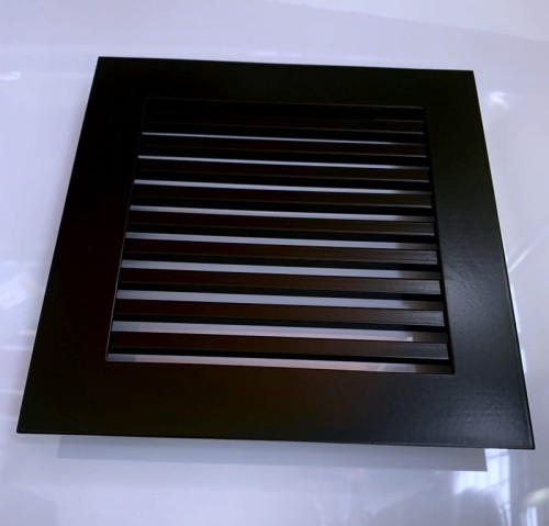Kratka nierdzewna wentylacyjna czarna 14x14cm