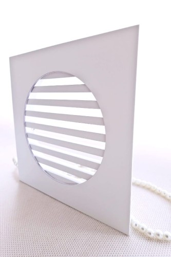 Kratka nierdzewna wentylacyjna KRO pręty biała