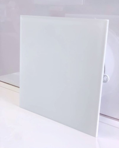 Biały wentylator łazienkowy krótki króciec ze szklanym panelem [on/off] [0764]