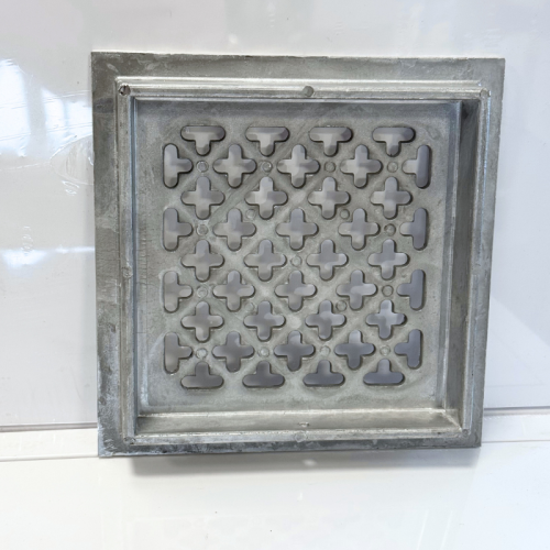 Kratka wentylacyjna koniczynka retro 14x14 aluminiowa surowa