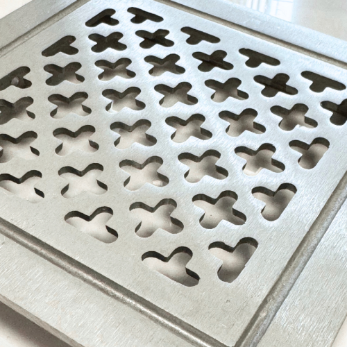 Kratka wentylacyjna koniczynka retro 14x14 aluminiowa surowa