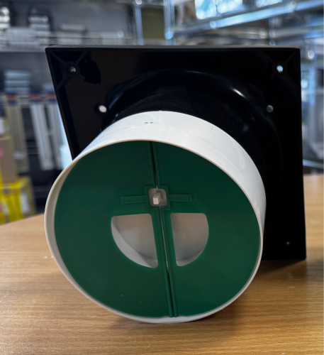 Czarny Wentylator łazienkowy Helios M1 100 F czujnik wilgoci