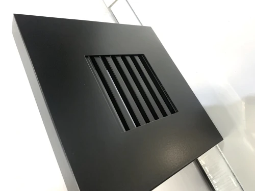 Czarny nierdzewny front do wentylatora Silent 100 kwadrat